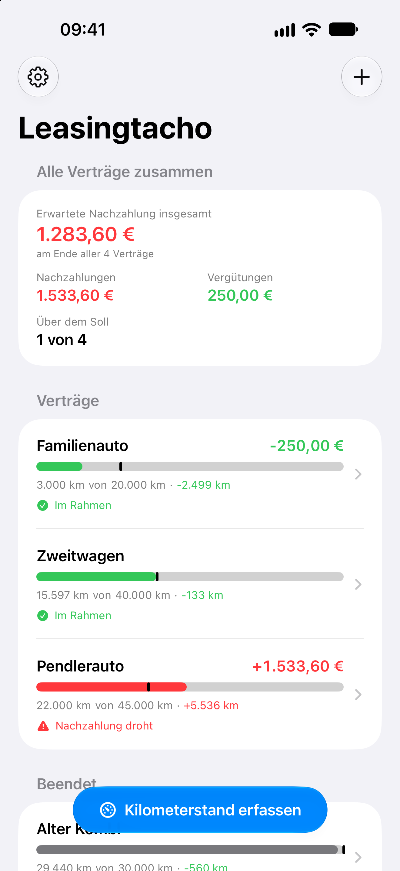 Startseite der App mit der erwarteten Nachzahlung über alle Verträge und den einzelnen Verträgen darunter.